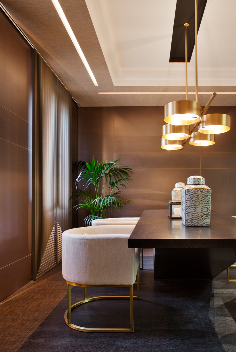Salón-comedor por Disak Studio en Casa Decor 2017