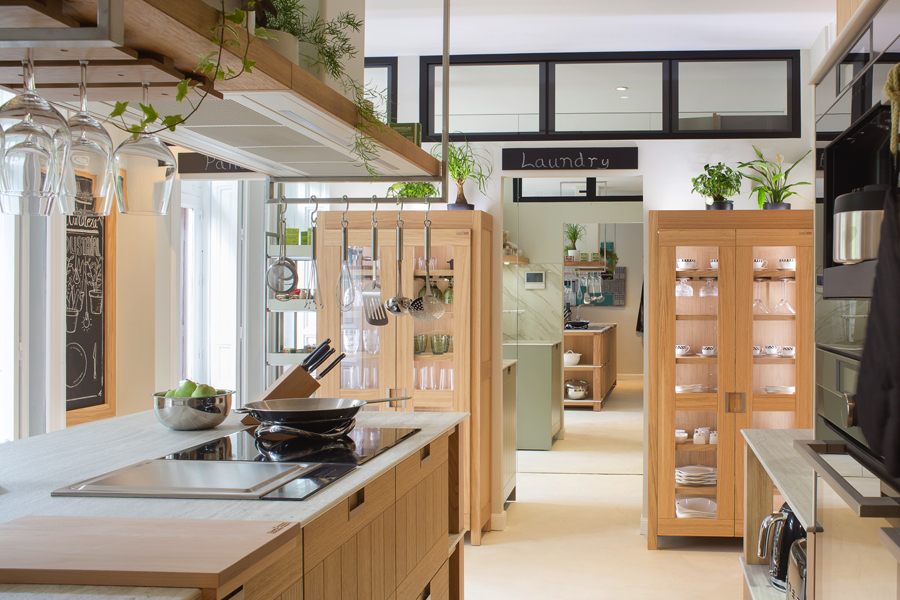Cocina con comedor – «Cocina en plena naturaleza industrial»