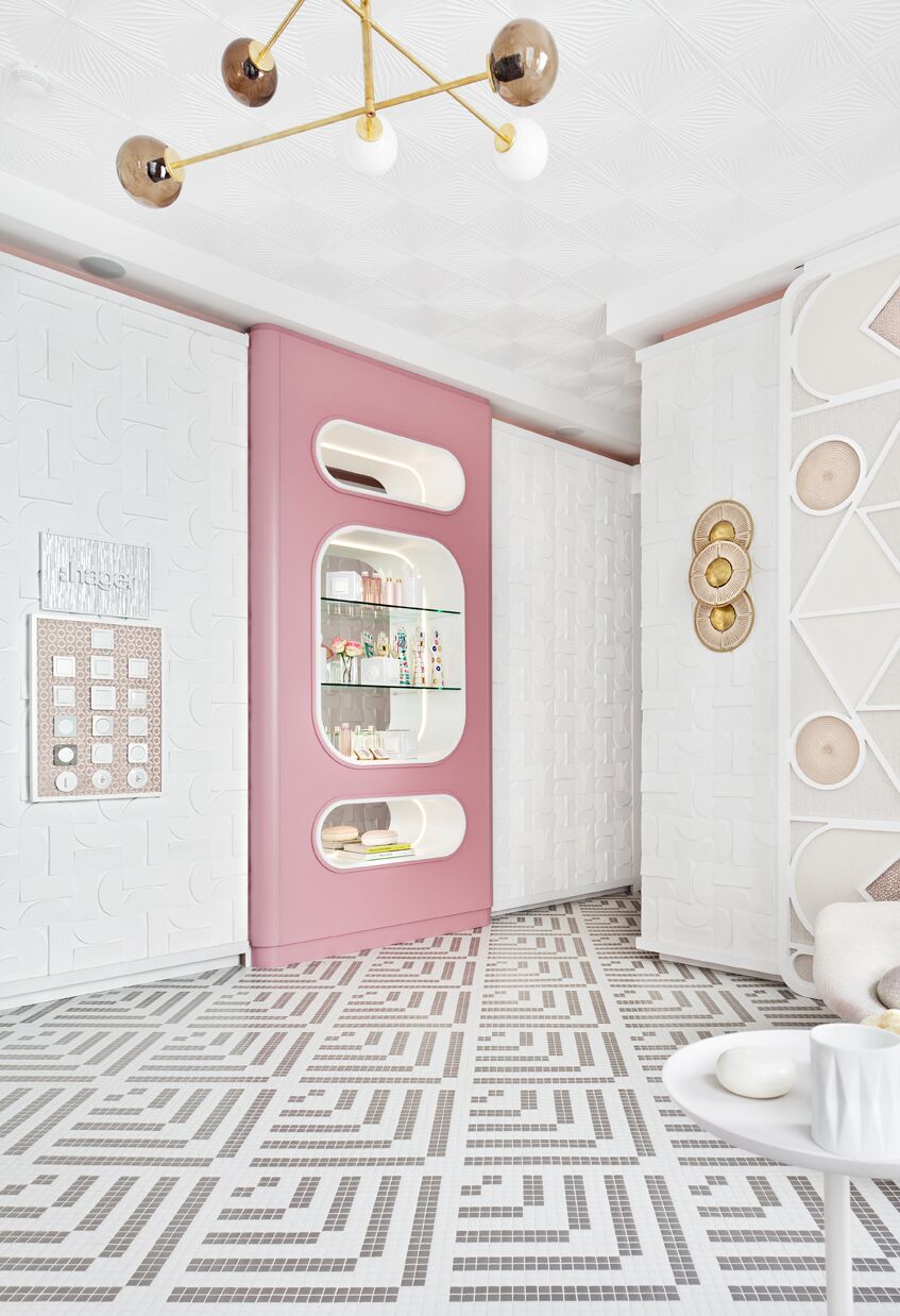 Baños públicos de Miriam Alía en Casa Decor 2018 - Espacio Hager