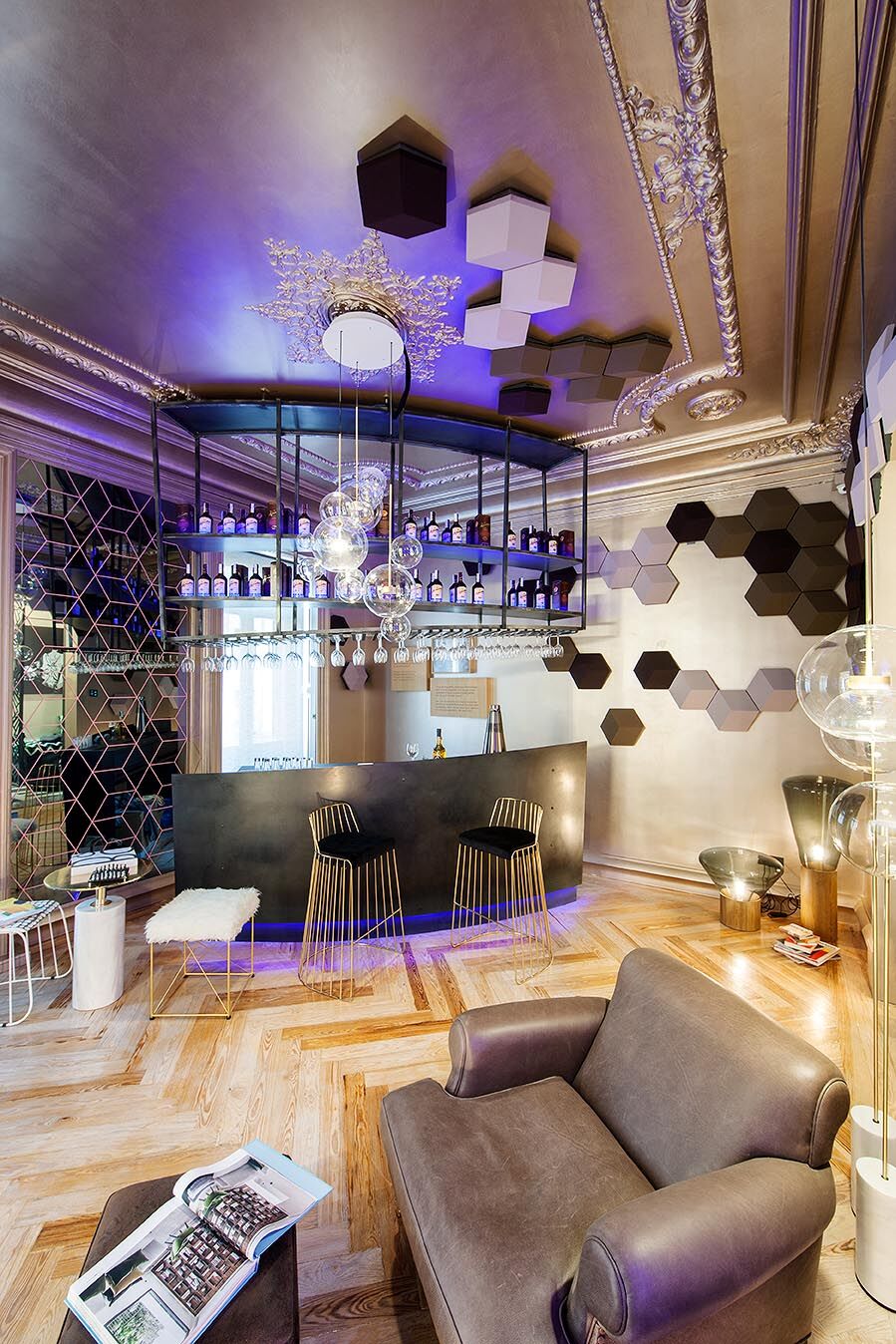 Sala de Juego "Shape" Espacio Bang&Olufsen por Lourdes Treviño