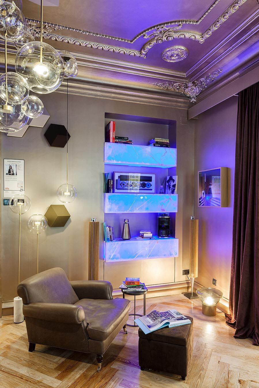 Sala de Juego "Shape" Espacio Bang&Olufsen por Lourdes Treviño