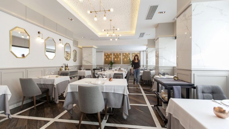 La decoradora Virginia Sánchez, responsable de la nueva imagen del restaurante Piñera