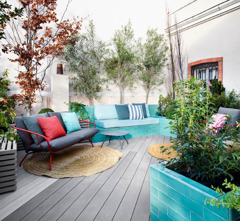 Terraza con zona al descubierto