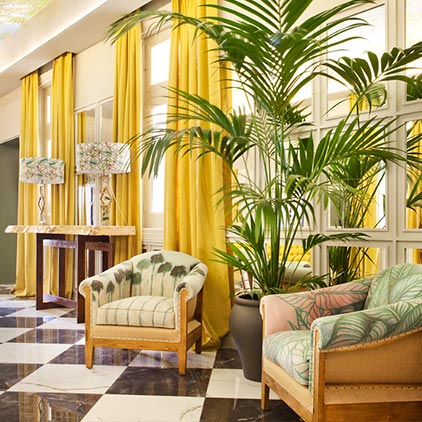 Ana Pardo de Santayana, Ana y Rocío Riestra Pardo de Santayana, Lobby-bar «El Lobby de los Espejos» – Espacio Telva