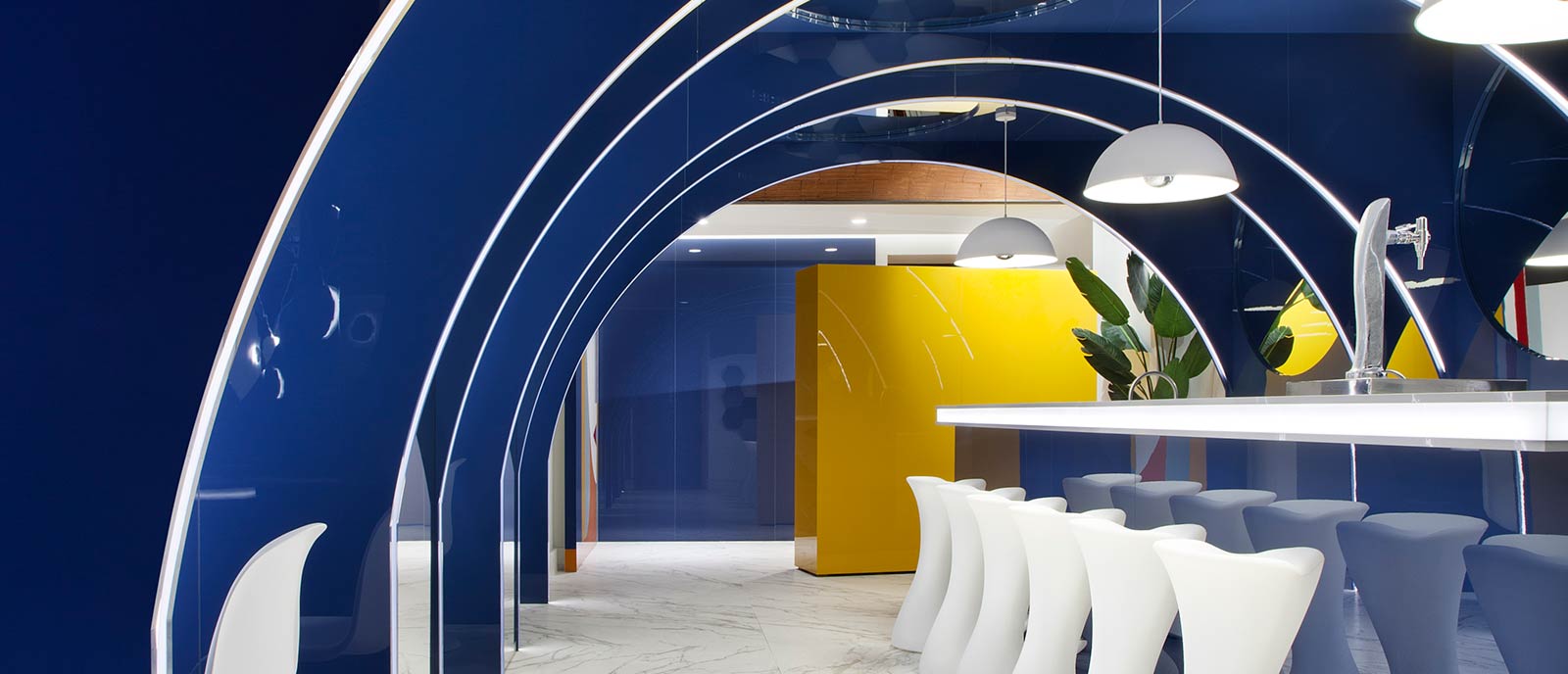 BAR – «Alvic Blue Moon Lounge Bar» – Espacio Grupo Alvic