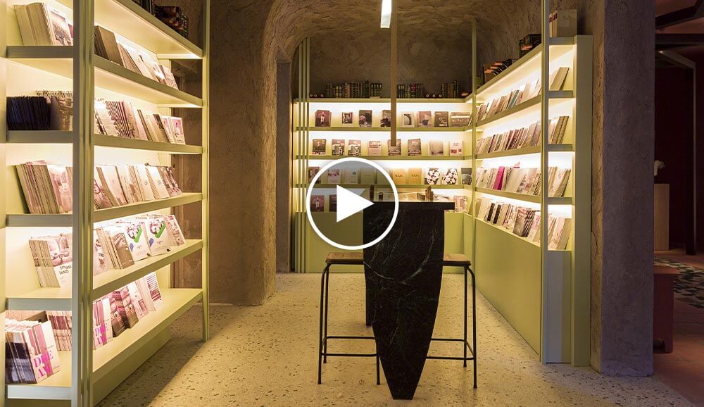 Video de Espacio HelenaRocha Architecture – Panel de expositores «Sala de siesta»