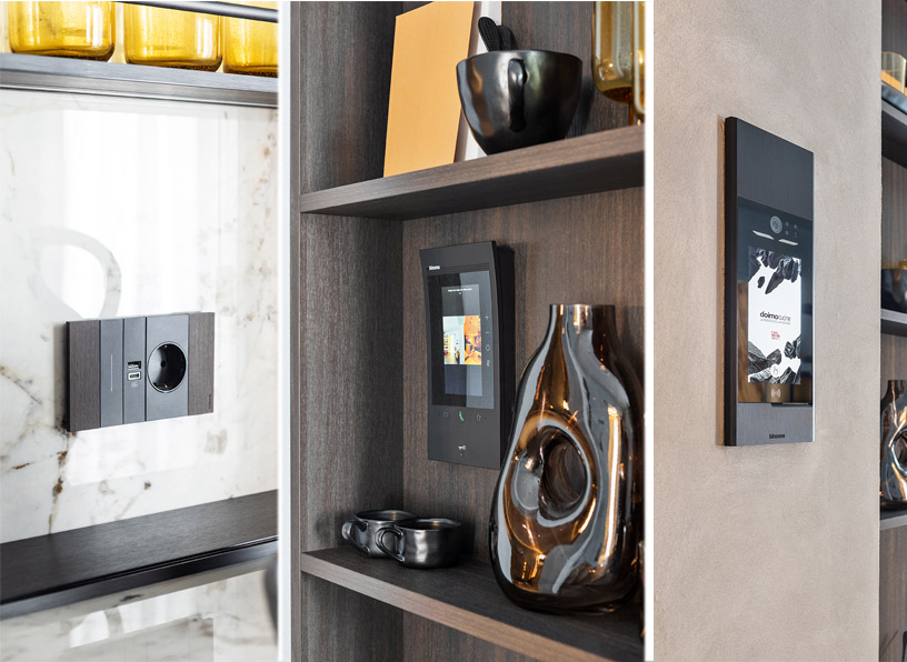 casa-decor-2025-cocina-doimo-cucine-equipo-doimo-BTICINO1