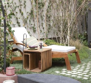 Detalles de paisajismo y mobiliario exterior en Casa Decor 2025