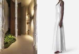 Espacio Calzi Paccieri en Casa Decor 2025 con diseño orgánico e iluminación suave, junto a vestido largo blanco de Bottega Veneta inspirado en bienestar y tonos relajantes