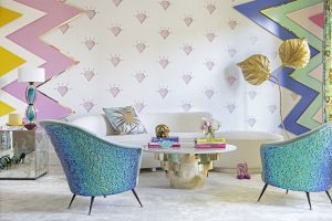 Vestidor colorido y femenino de Miriam Alía en Casa Decor 2016, con diseño vibrante y moderno.