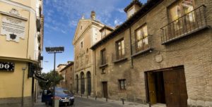 Convento de las Trinitarias en la calle Lope de Vega del Barrio de las Letras, Madrid, lugar donde reposan los restos de Miguel de Cervantes.