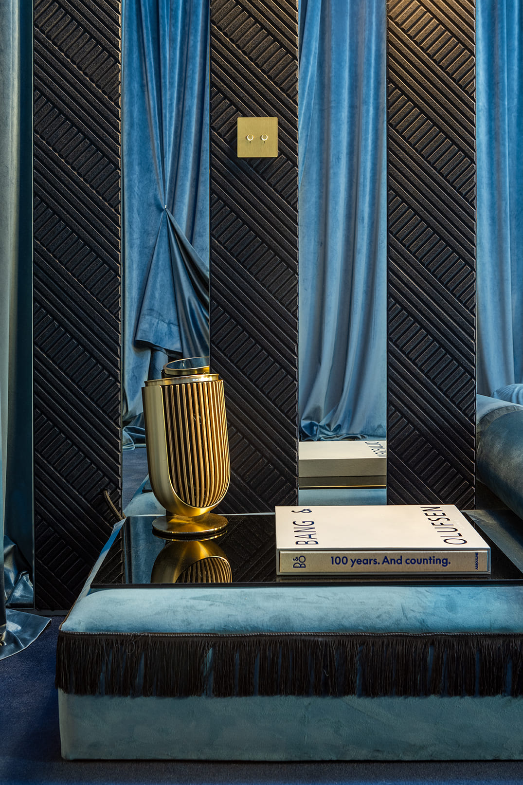 Lutron en el Espacio Bang & Olufsen por Virginia Albuja en Casa Decor 2026. Foto: Nacho Uribesalazar